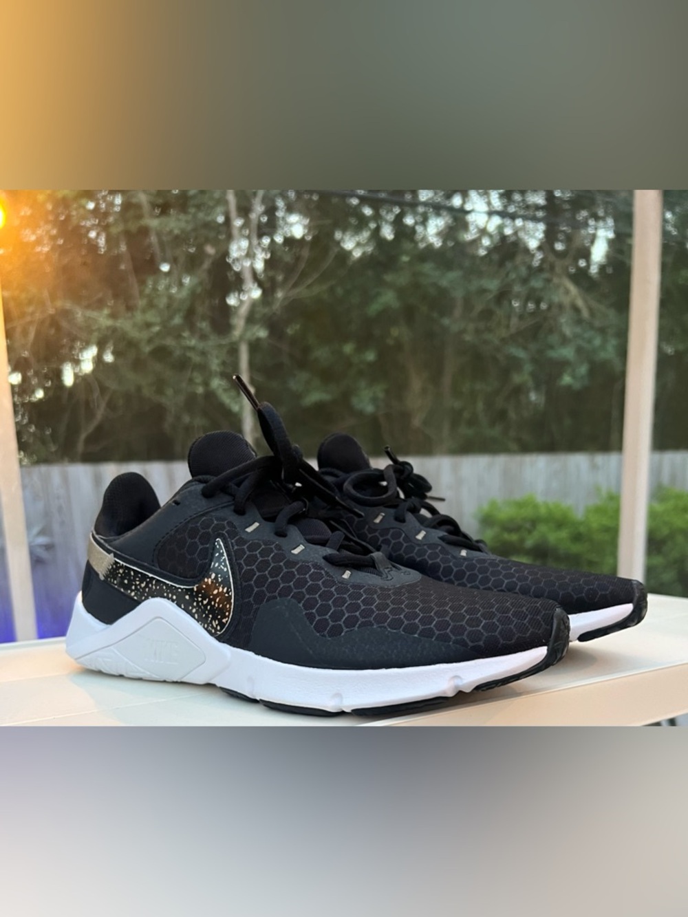 Nike NWOT Running Sneakers Black White Midsole Gold-Speckled Swoosh